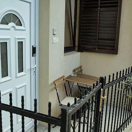 Studio Apartman Gajba In City Center Zagreb Bagian luar foto